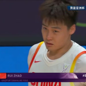 娱乐社区-球员们在关键时刻展现出色的冷静和应变能力，赢得胜利的简单介绍