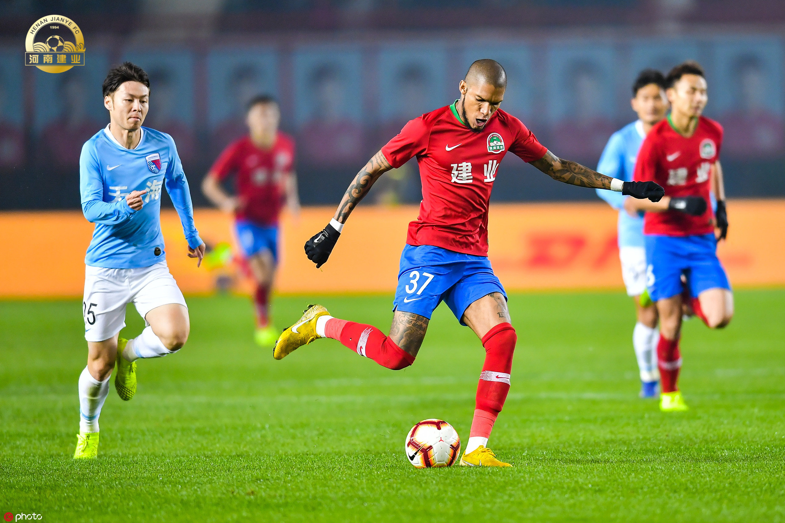 河南建业备战亚冠战，全队士气高涨的简单介绍