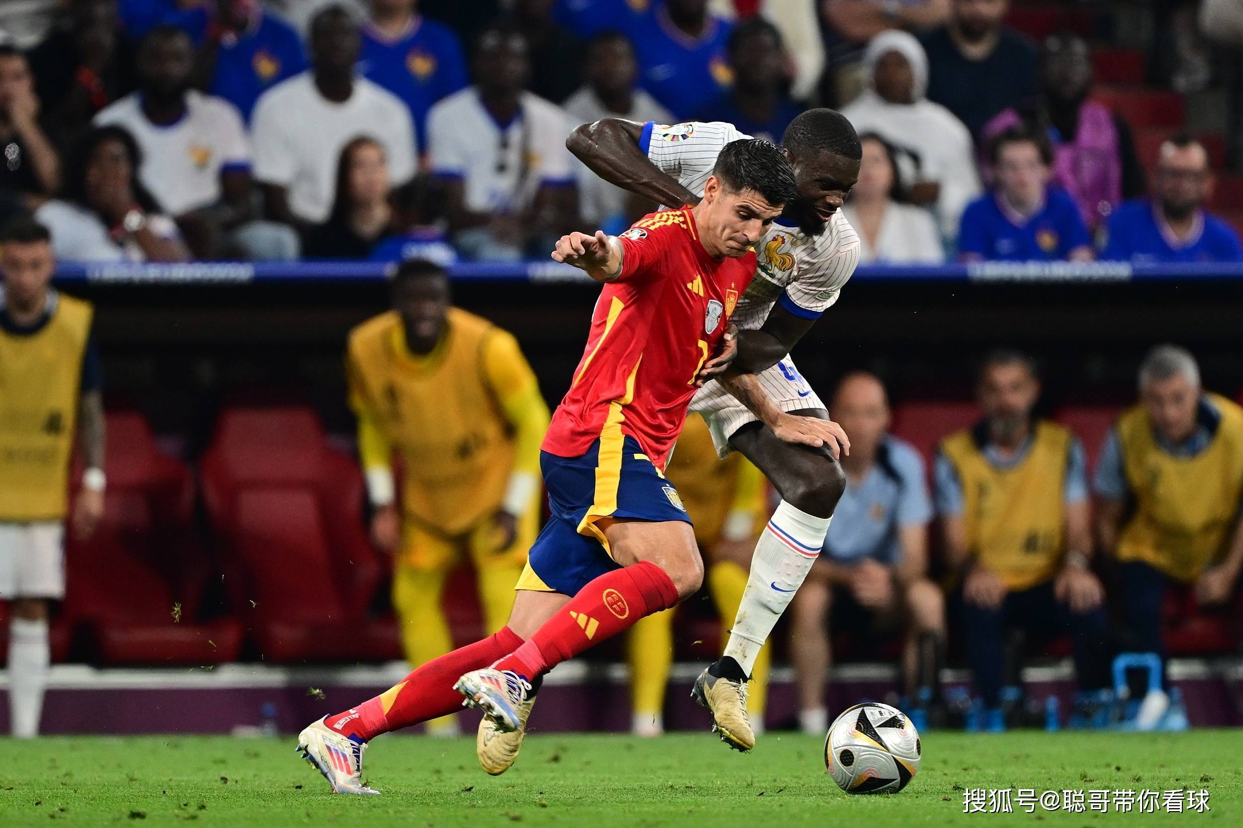 包含西班牙队在欧预赛首轮取胜，信心大增的词条