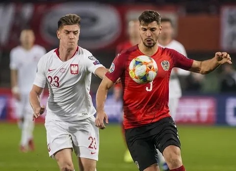 关于波兰主场战平英格兰，努力争取欧洲杯资格无果的信息