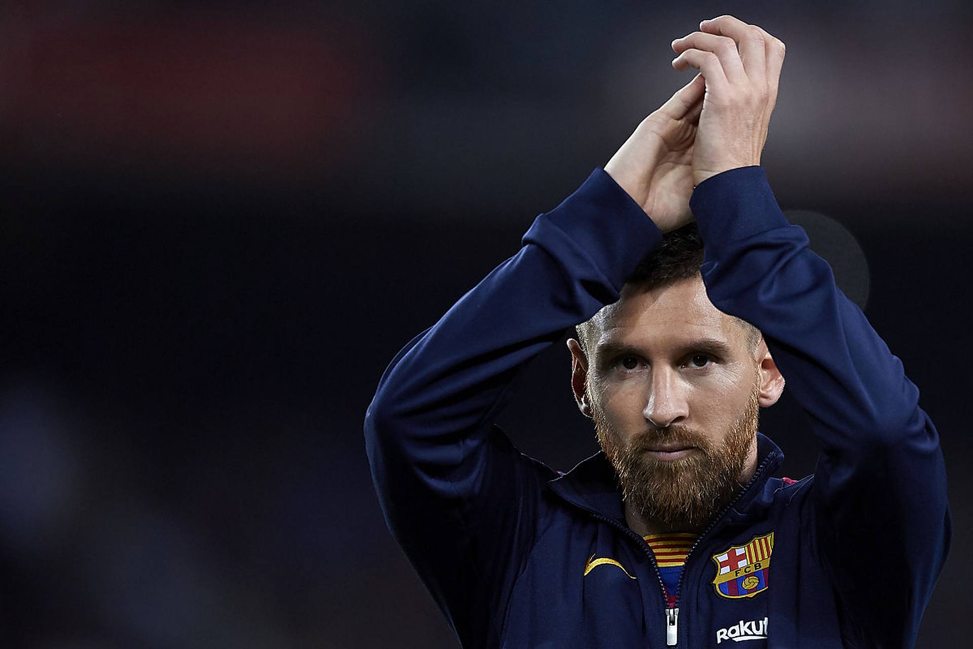 斗志昂扬，比赛前途未卜引发球迷热议的简单介绍